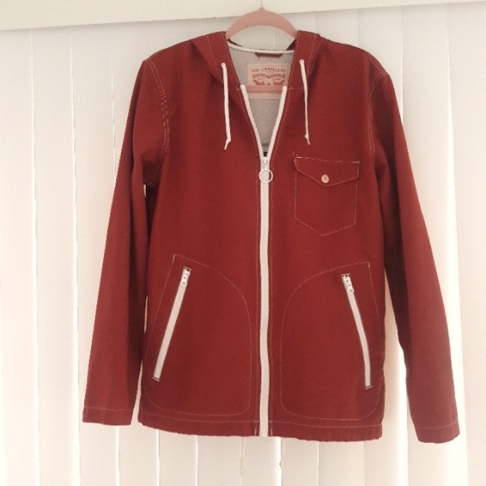 Levi's Women's vintage Y2K red windbreaker zip up front hooded size m